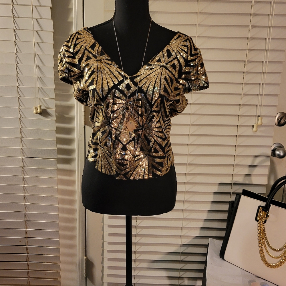 Windsor Gold and Black Sequin Crop Top Size  L